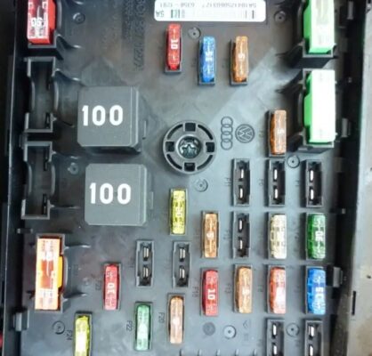 Schéma fusible Tiguan - boîte à fusible et emplacement relais tableau